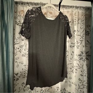 ZENANA SIGNATURE | grey top with lace sleeves | 1X